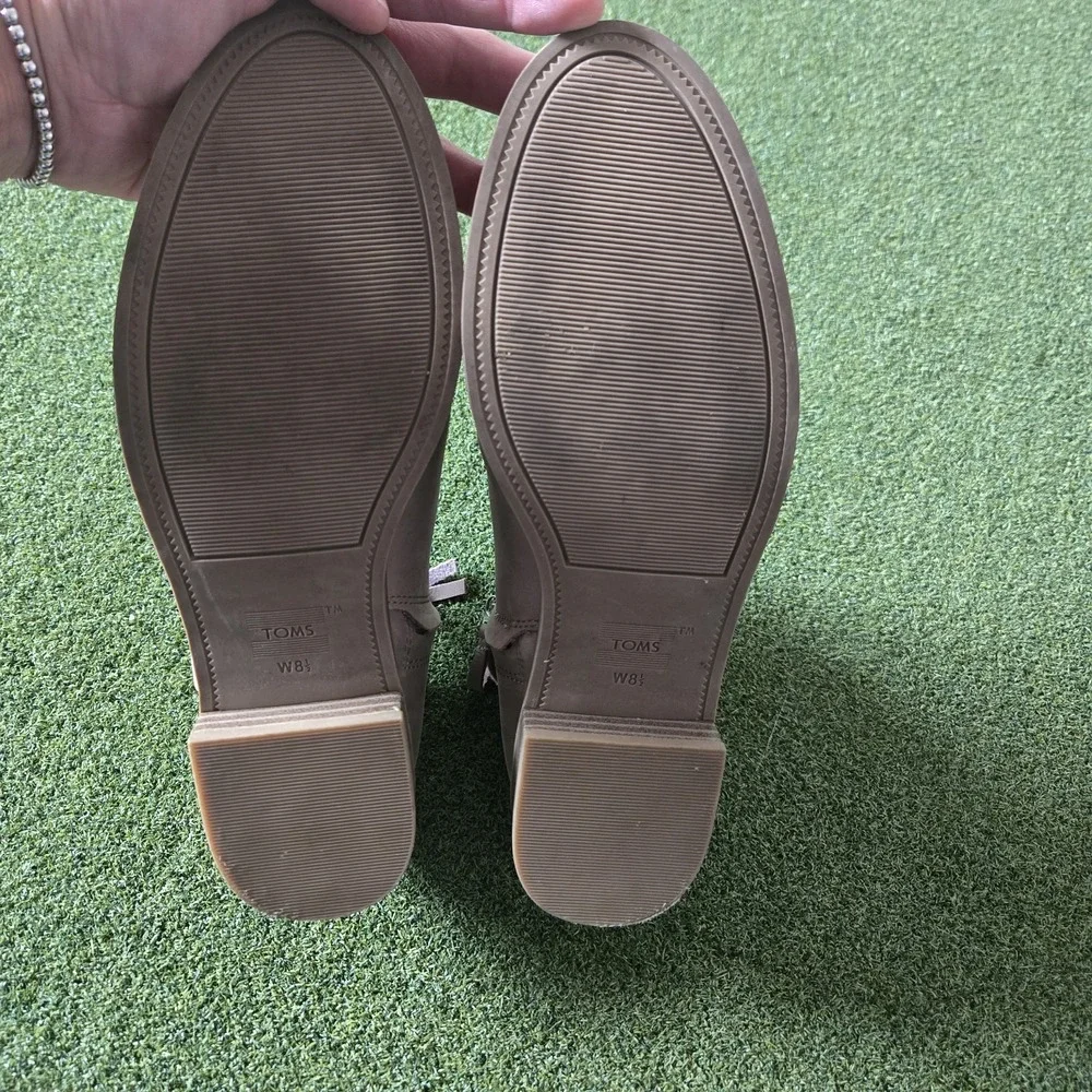 TOMS Women's Ankle Booties Color Taupe Side Zipper Size 8.5 - Picture 5 of 8